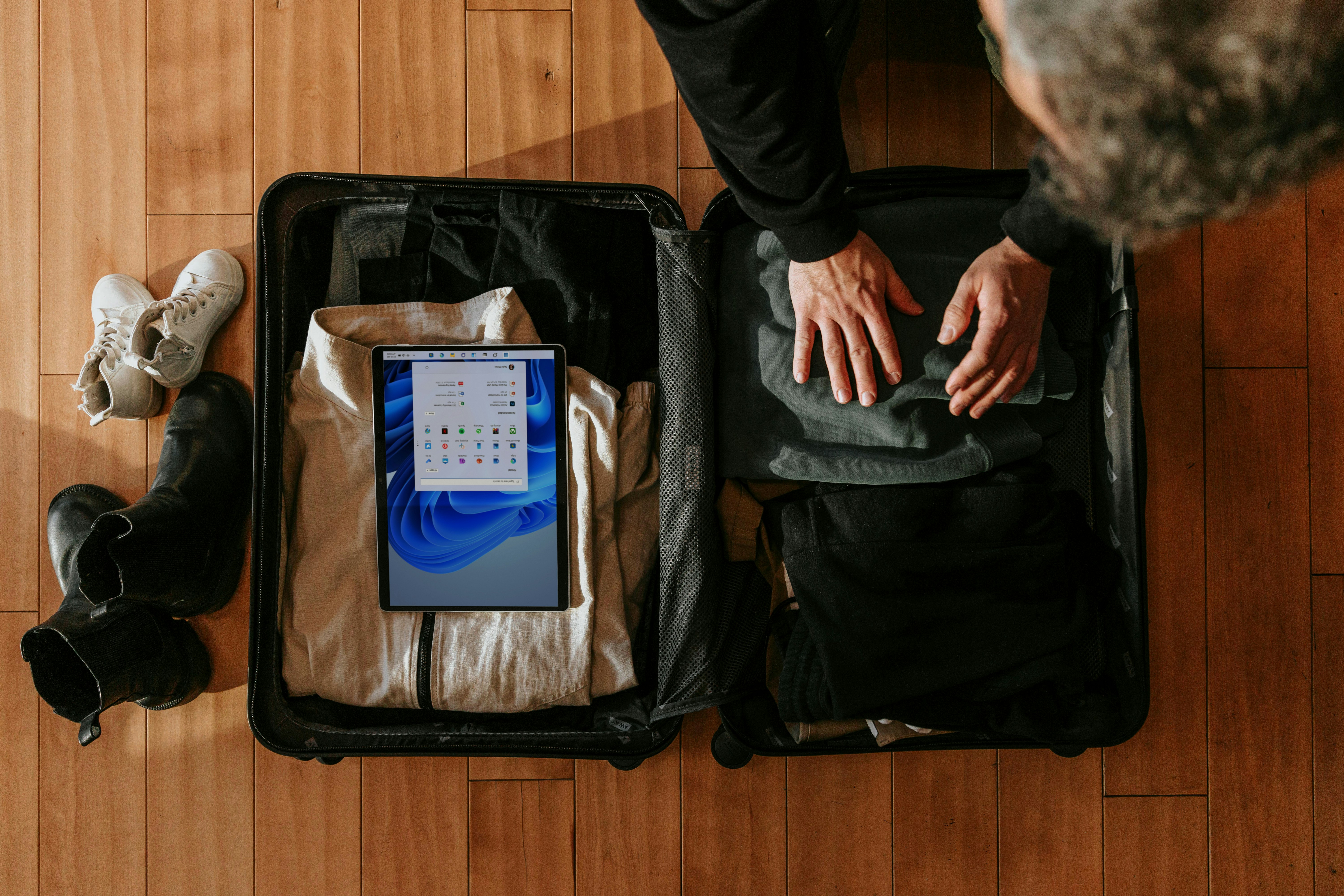 Designing for Two Types of Travelers: The Explorer and the Efficient Gifter